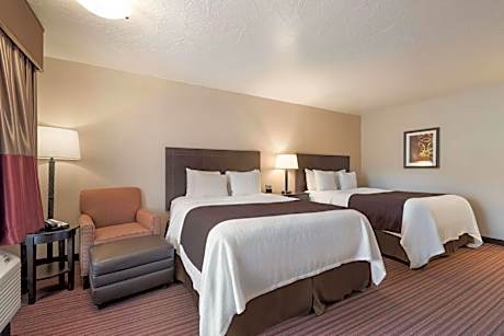 Queen Room with Two Queen Beds and Roll-In Shower - Disability Access/Non-Smoking