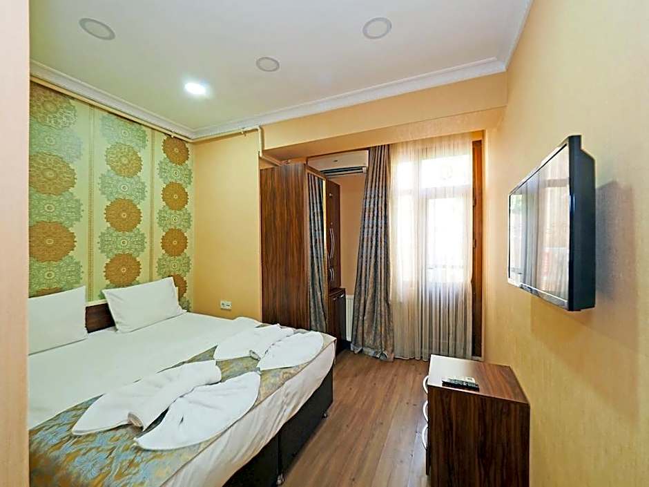 RENOVA OLD CiTY HOTEL