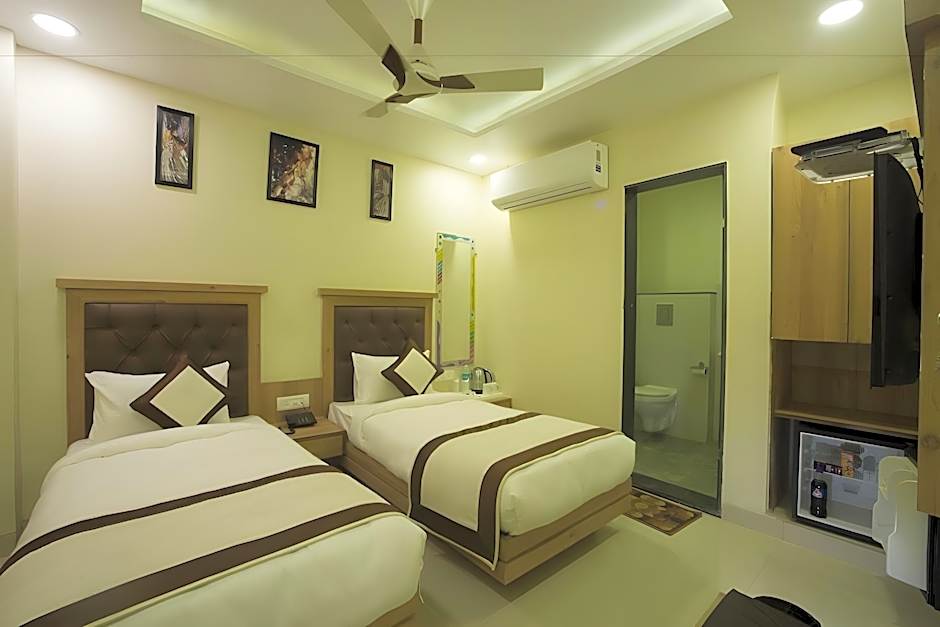 Hotel Amar International