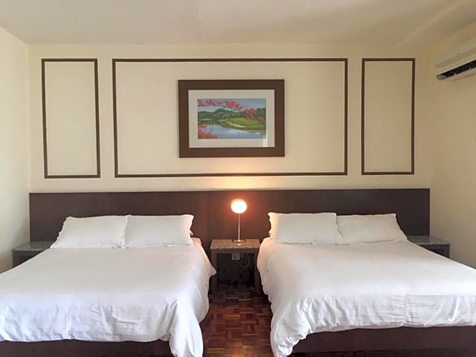 D savoy @ Famosa by MR