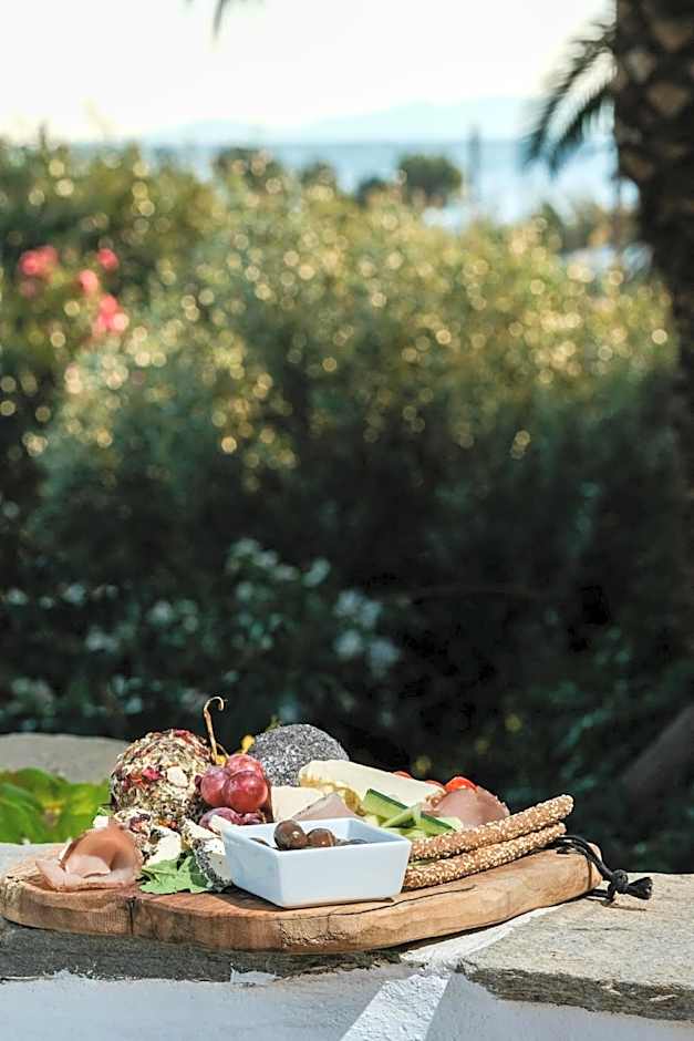 Golden Beach Studios & Suites