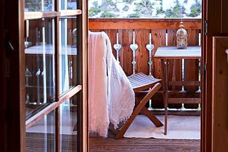 Studio - Mountainside