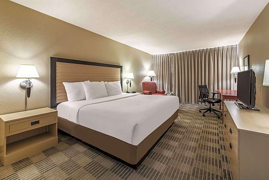 Ramada by Wyndham Fairfield NJ