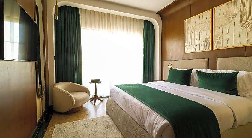 Bratus Hotel