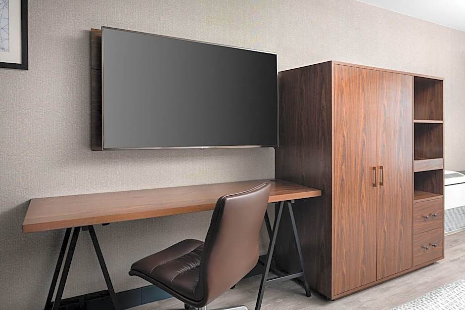 Four Points By Sheraton Hotel & Suites San Francisco Airport