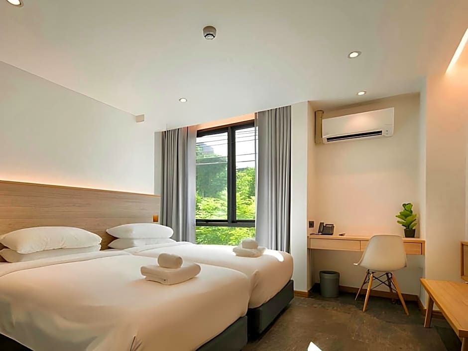 ZEN MASTER HOTEL