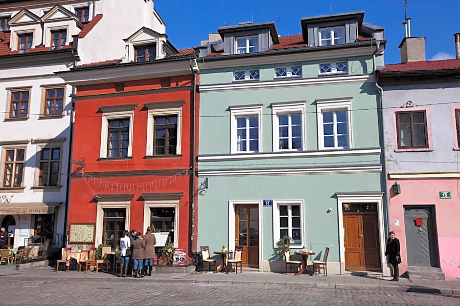 Crystal Suites Chez Helena