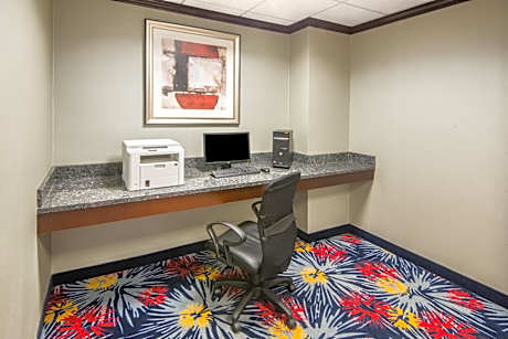 Holiday Inn Express Brookpark-Cleveland Airport Hotel By IHG