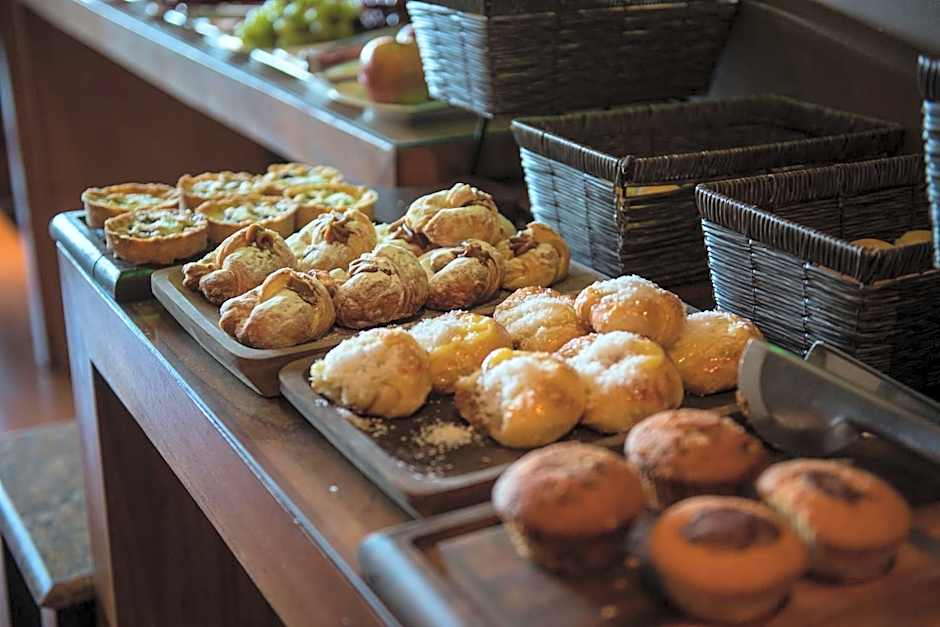 Las Ventanas Suites Hotel