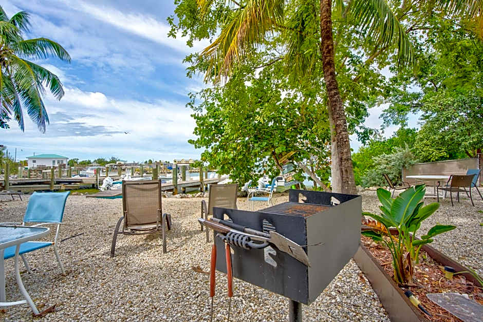 Captain Pip's Marina & Hideaway