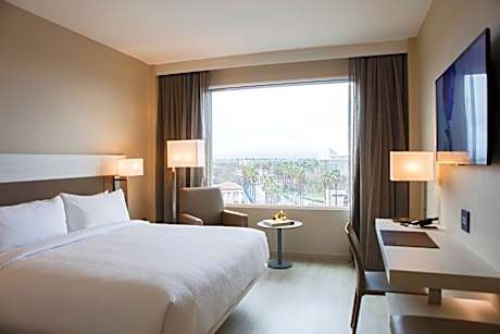 King Room - Hearing Accessible