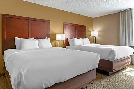 2 Queen Beds Suite Nonsmoking Upgrade