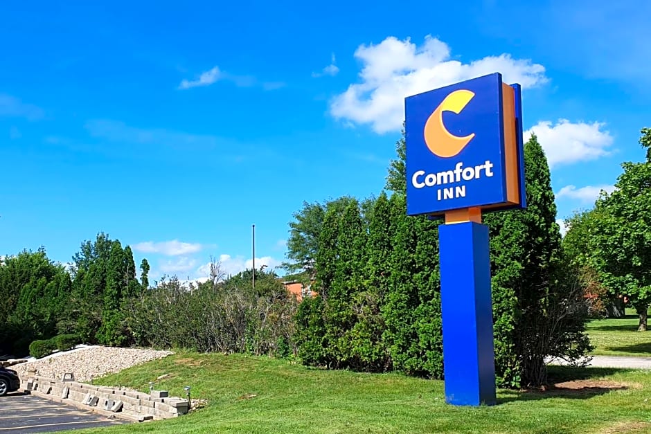 Comfort Inn Muscatine near Hwy 61