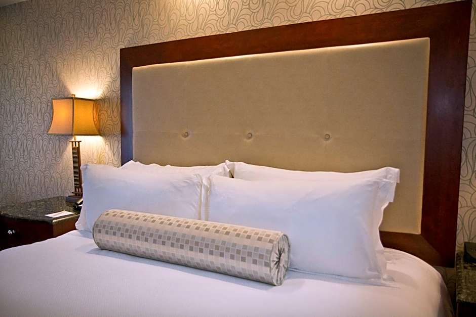 Town & Country Inn and Suites