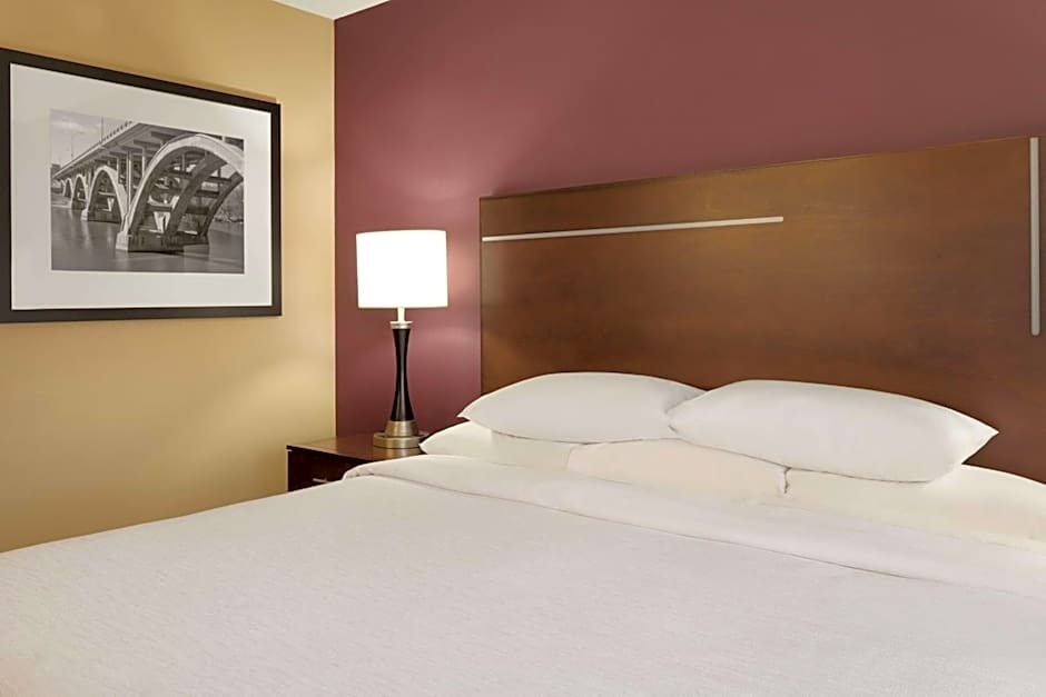 Embassy Suites By Hilton Hotel Des Moines-On The River