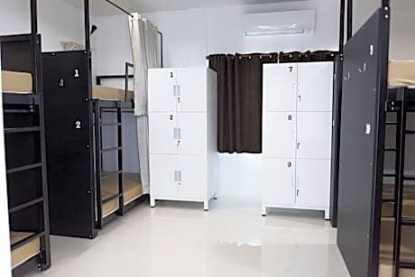 Bed in 10-Bed Mixed Dormitory Room