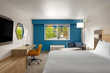 Standard King Room