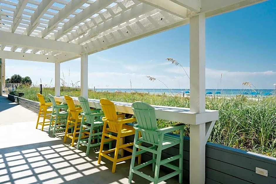 Sandy Bottoms Beachfront Studio On The Sand