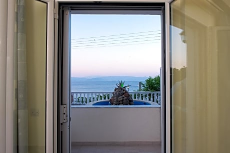 Double or Twin Room - Ground Floor with Sea View