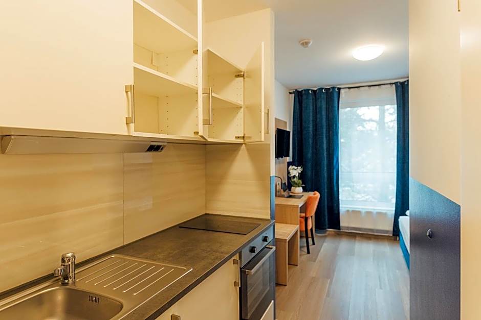 MYKY Aparthotel Harburg - Free Parking