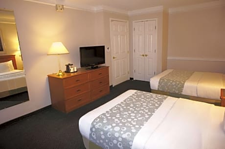 One-Bedroom King Suite - Non-Smoking