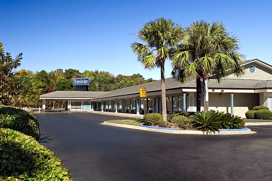 Travelodge by Wyndham Hinesville