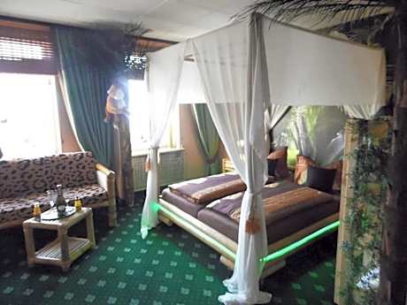 Family Room (3 Adults)