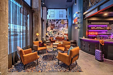 Moxy Phoenix Downtown