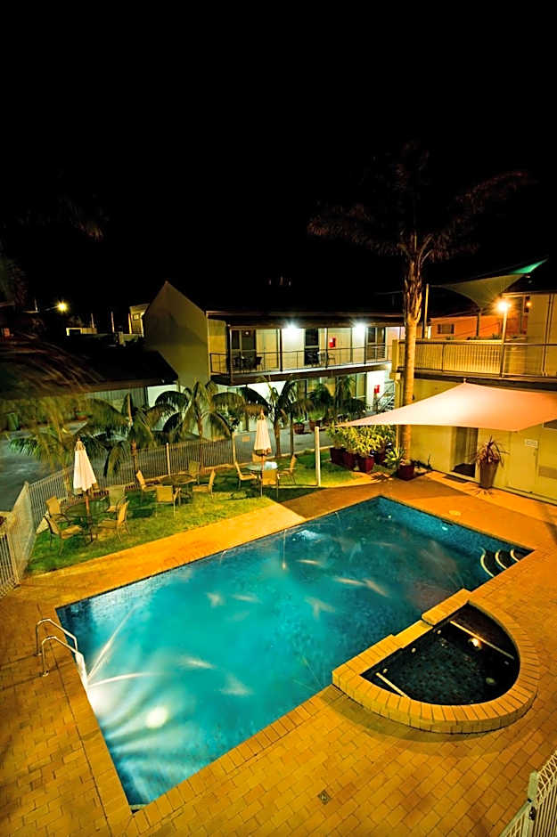 Moonlight Bay Apartments