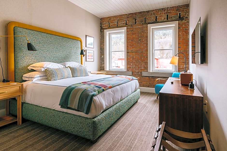 Eleven Revelstoke Lodge