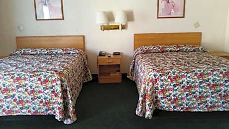 Queen Room with Two Queen Beds - Non-Smoking