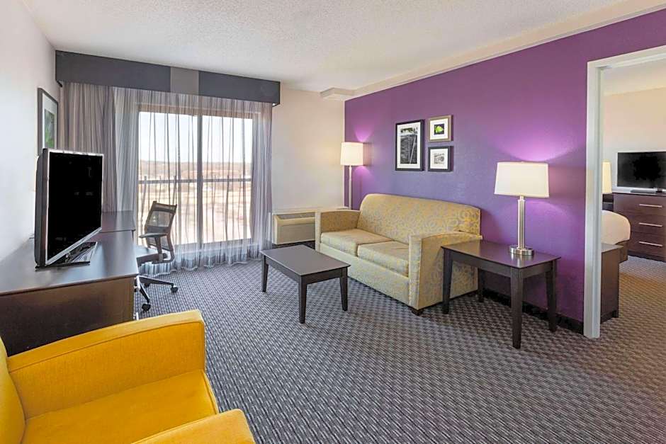 Bloom Hotel