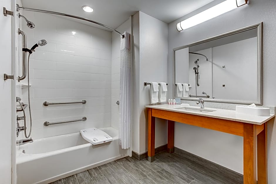 Hampton Inn & Suites Manchester, TN