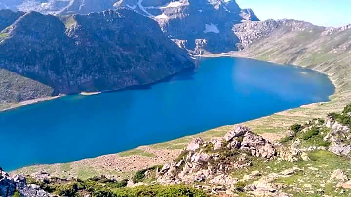 Houseboat Switzerland