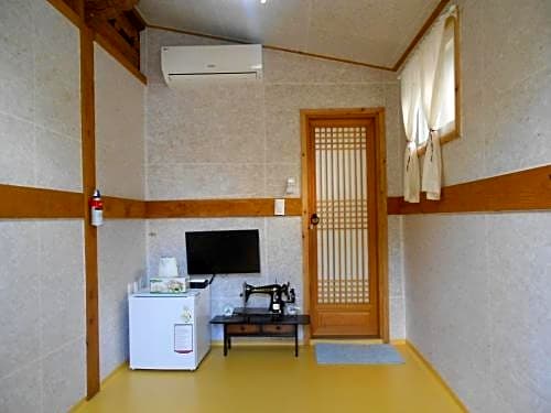 Happiness Full Hanok Guesthouse Jeonju
