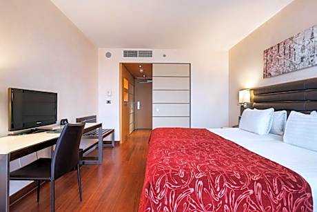 Double or Twin Room with Extra Bed (3 Adults)