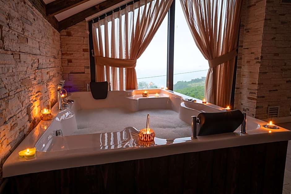 POISON GARDEN SUİTE