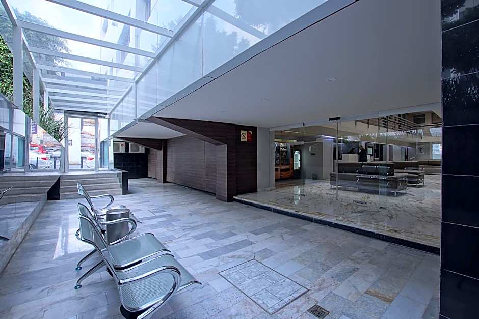 Econo Express Hotel
