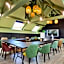Hotel Be Guest Limoges Sud ex Black & Green