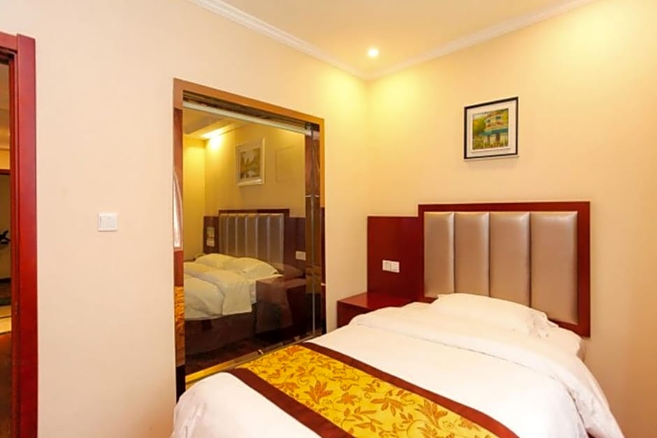 GreenTree Inn JiangSu Wuxi Jiangyin City QinGYAng Town Fuqian Road Express Hotel