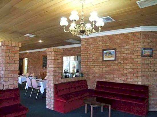 Cobar Town & Country Motor Inn