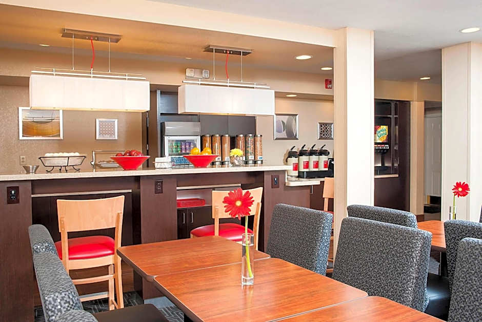TownePlace Suites by Marriott Indianapolis Park 100
