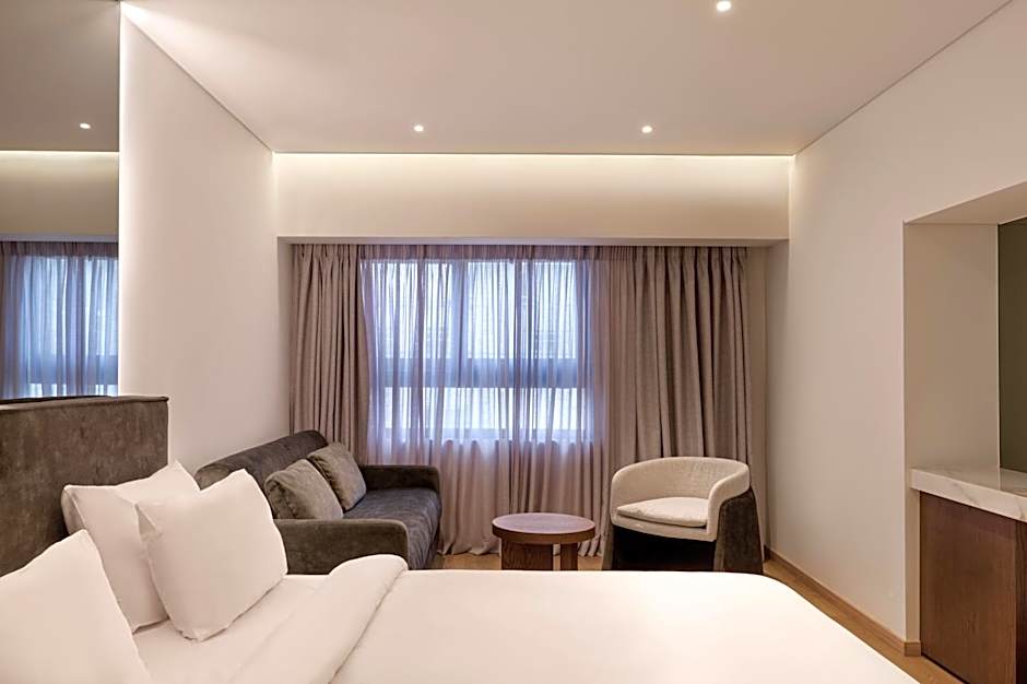 Nur Edge Aparthotel - Acropolis Skyline