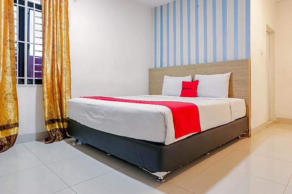 RedDoorz Plus @ Cemara Asri Medan