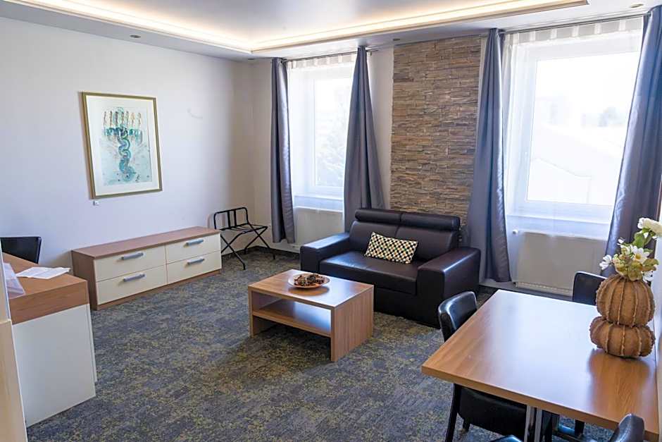 Hotel Garzon Plaza