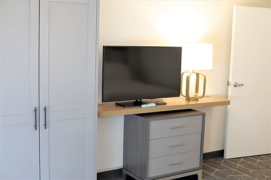 Holiday Inn & Suites St. Cloud By IHG