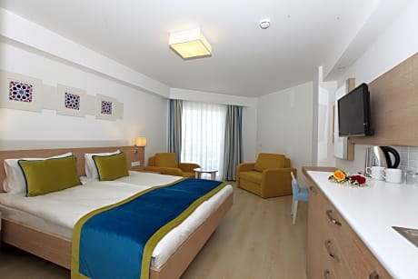 DOUBLE SINGLE USE SIDE SEA VIEW