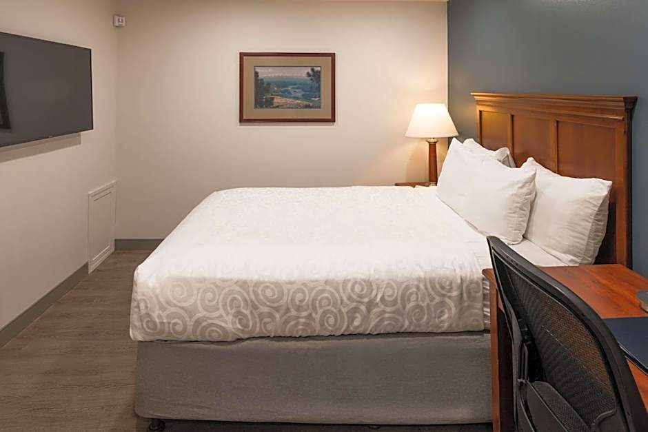 Best Western Plus Clocktower Inn