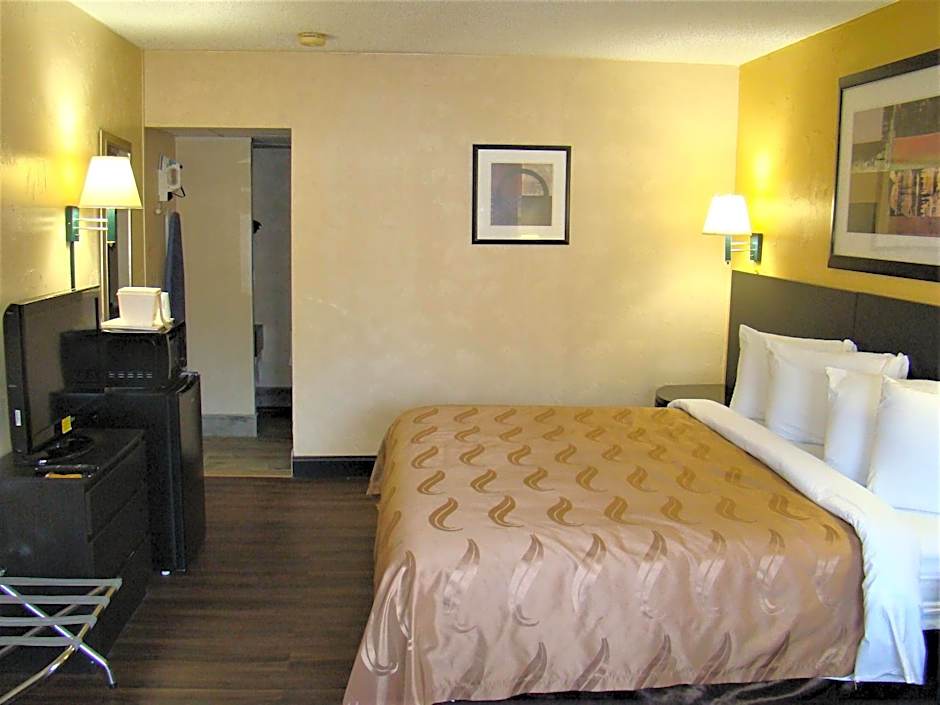 Photo 1 of 5 of 1 King Bed, Mobility Accessible