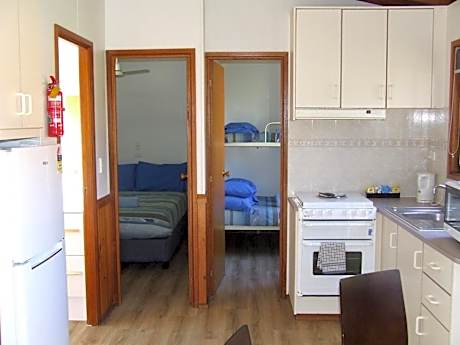 Standard 2 Bedroom Cabin - Sleeps 5